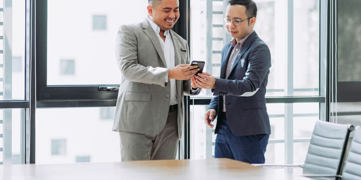 bookkeeper working with his small business client